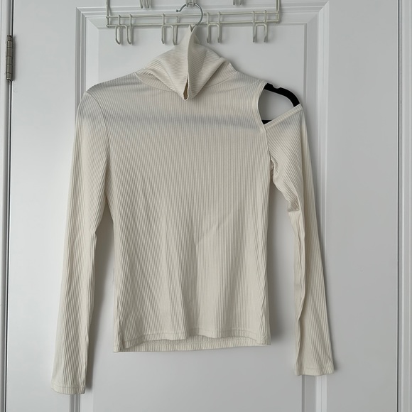 Oat + Fort Cut-Out Long-Sleeve Turtleneck White (XS) - Picture 1 of 4